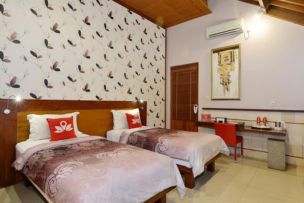 Hotel Zen Premium Tegal Panggung Danurejan Yogyakarta Exterior foto